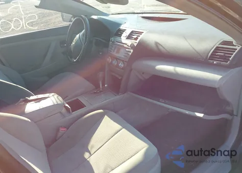 2010 Toyota Camry Le z USA, uszkodzony, nr VIN 4T1BF3EK4AU086101